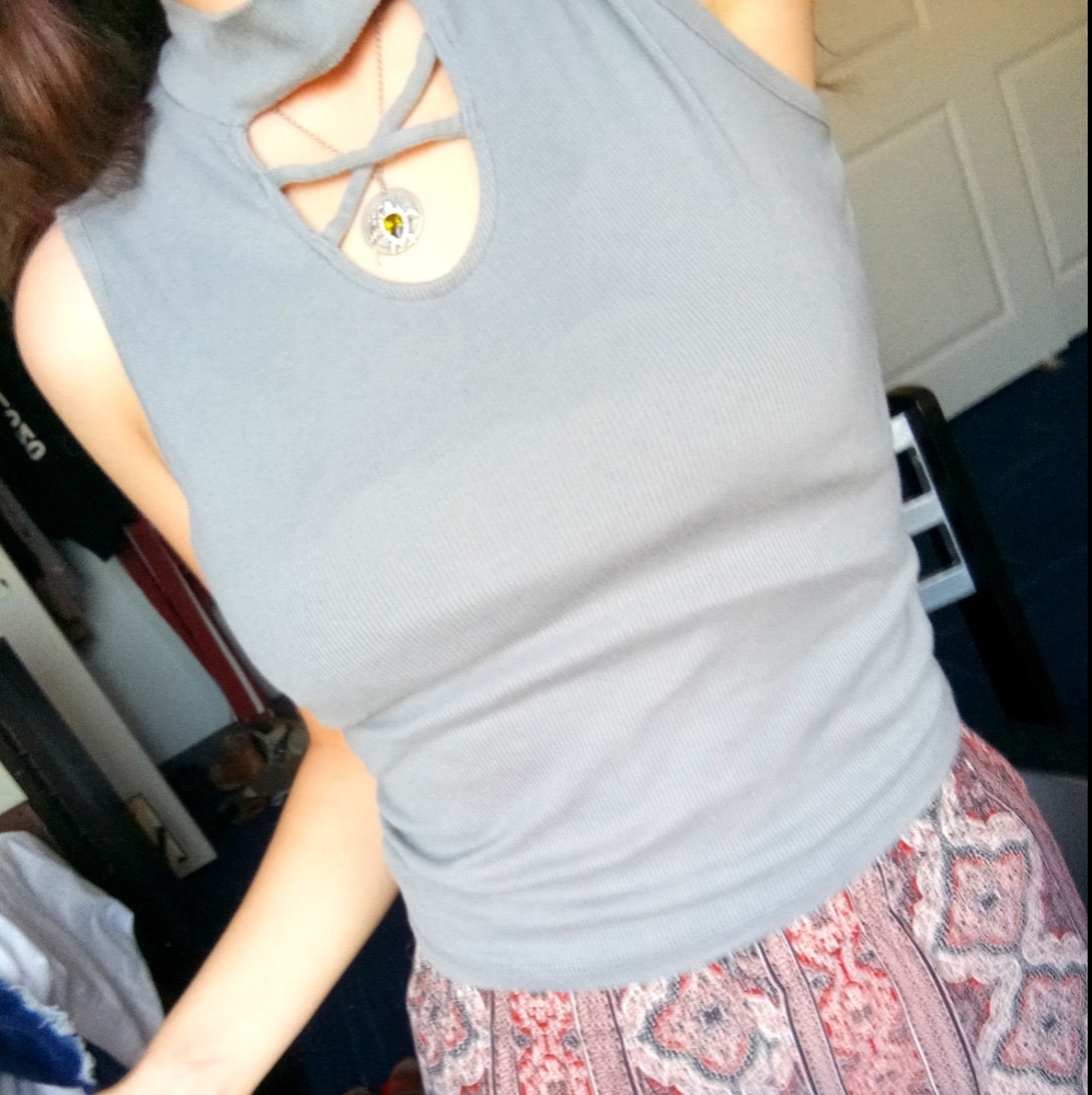 Grey Collard Tank